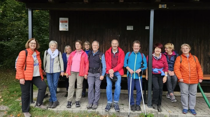 DAV Senioren BZG Kuenzelsau vor Huette | © DAV Heilbronn